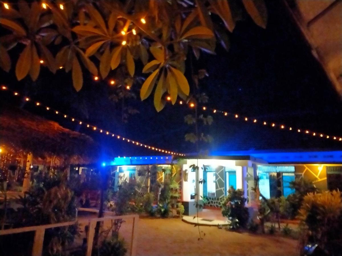 Eastwind Surf Camp Hotel Arugam Bay Kültér fotó